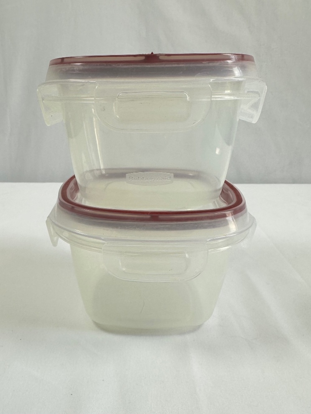 Rubbermaid Lock-Its Food Storage Containers Red Locking Lids 2 Cups Lot of 2